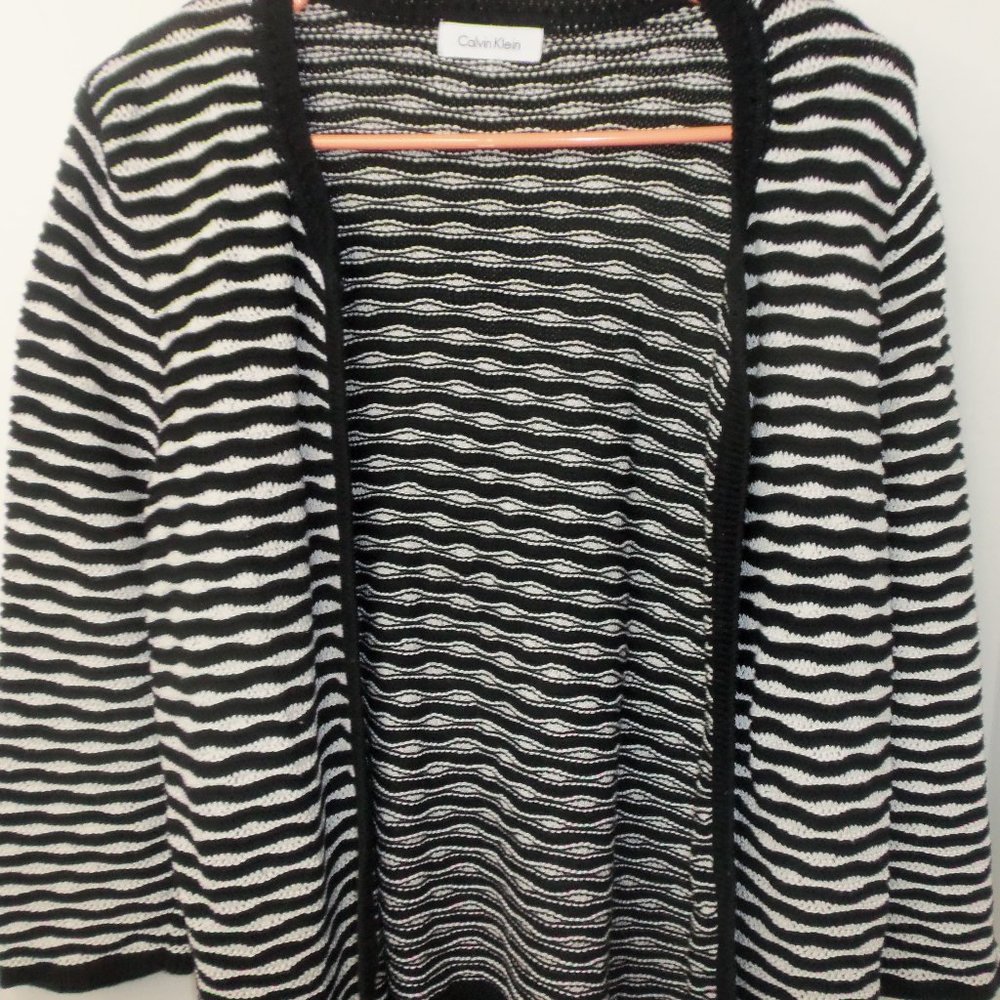 Women's Calvin Klein Black/White Wavy Knit Sweater